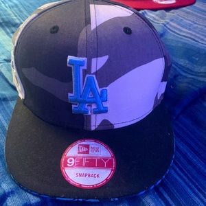 I am selling a Los Angeles SnapBack